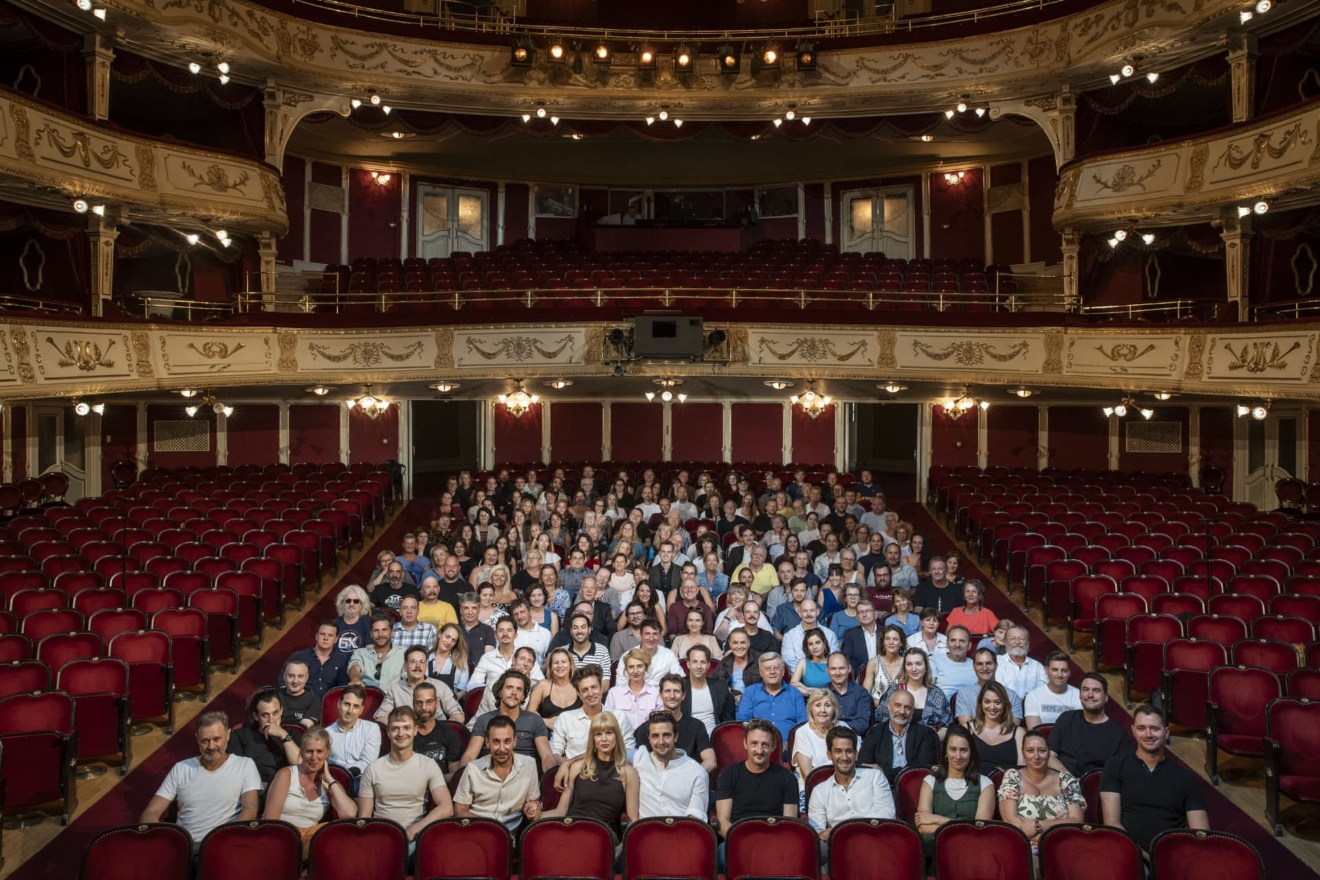 250826_gordoneszter_03976_rib_2000x2000